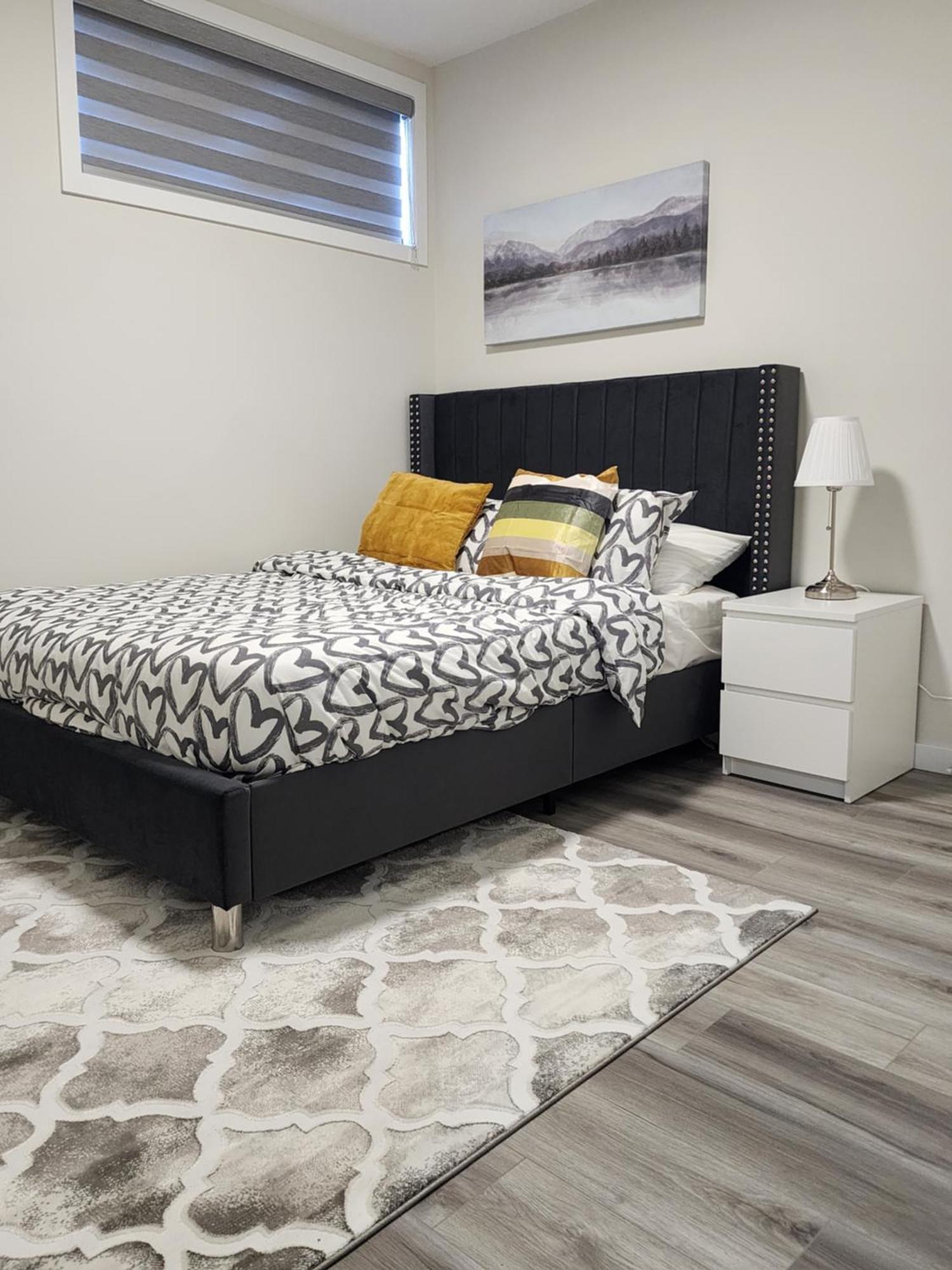 Апартаменты Trendy 2-Bed Oasis Awaits! Калгари Экстерьер фото
